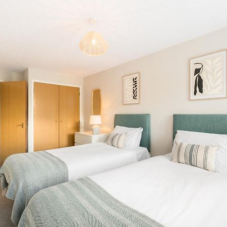 Modern 2-Bedroom Apartments With Free Parking In Leamington Spa Luaran gambar