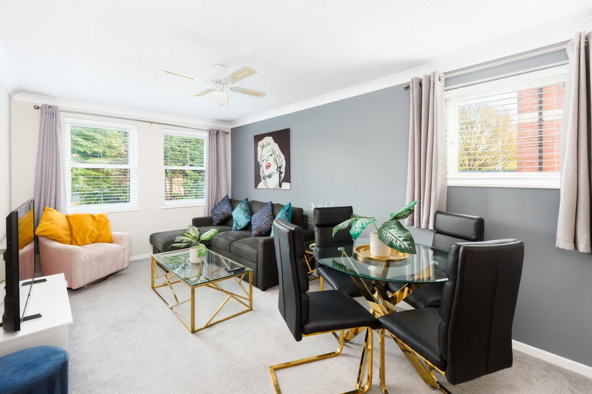 Modern 2-Bedroom Apartments With Free Parking In Leamington Spa Luaran gambar