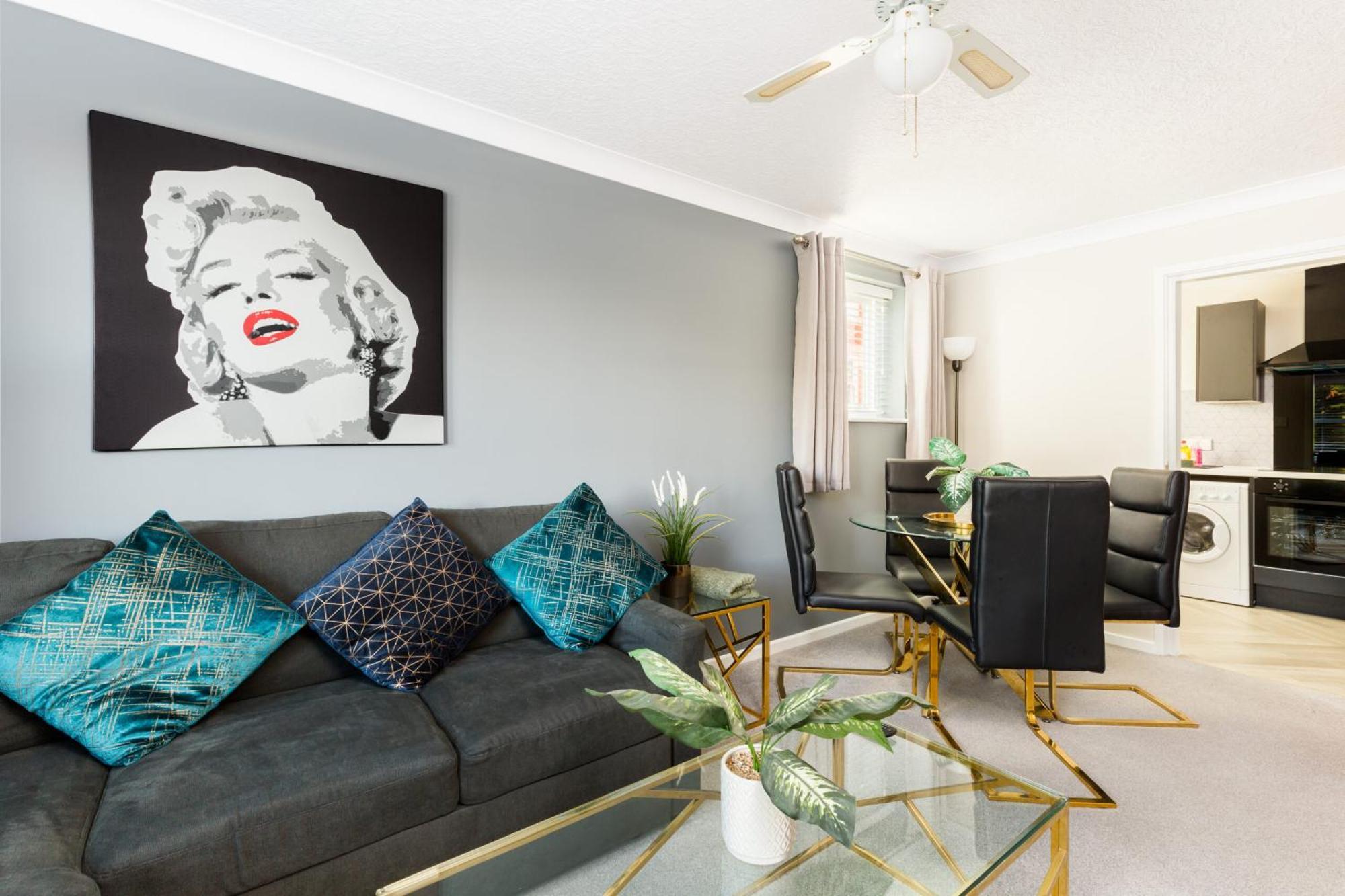Modern 2-Bedroom Apartments With Free Parking In Leamington Spa Luaran gambar