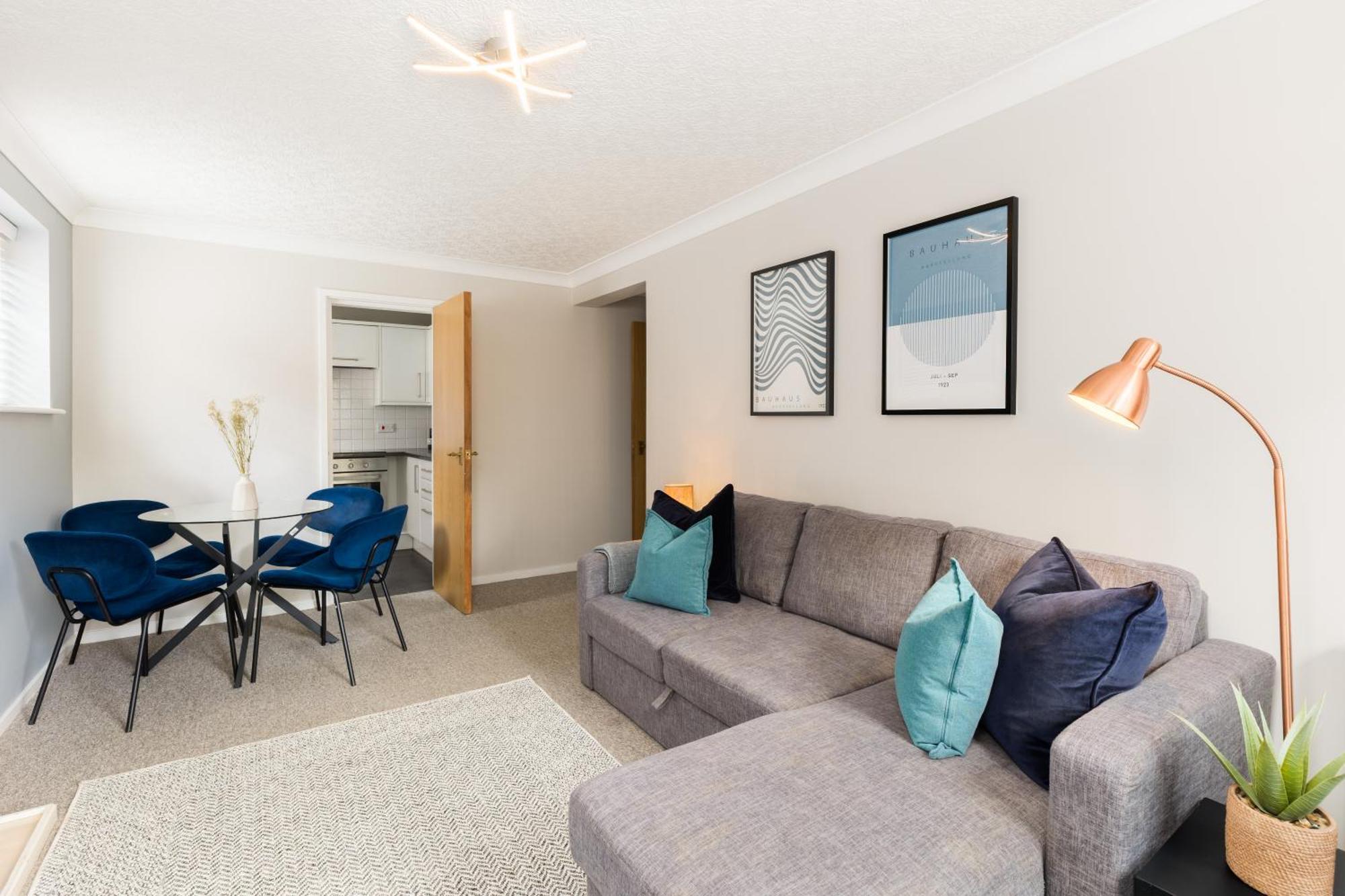Modern 2-Bedroom Apartments With Free Parking In Leamington Spa Luaran gambar