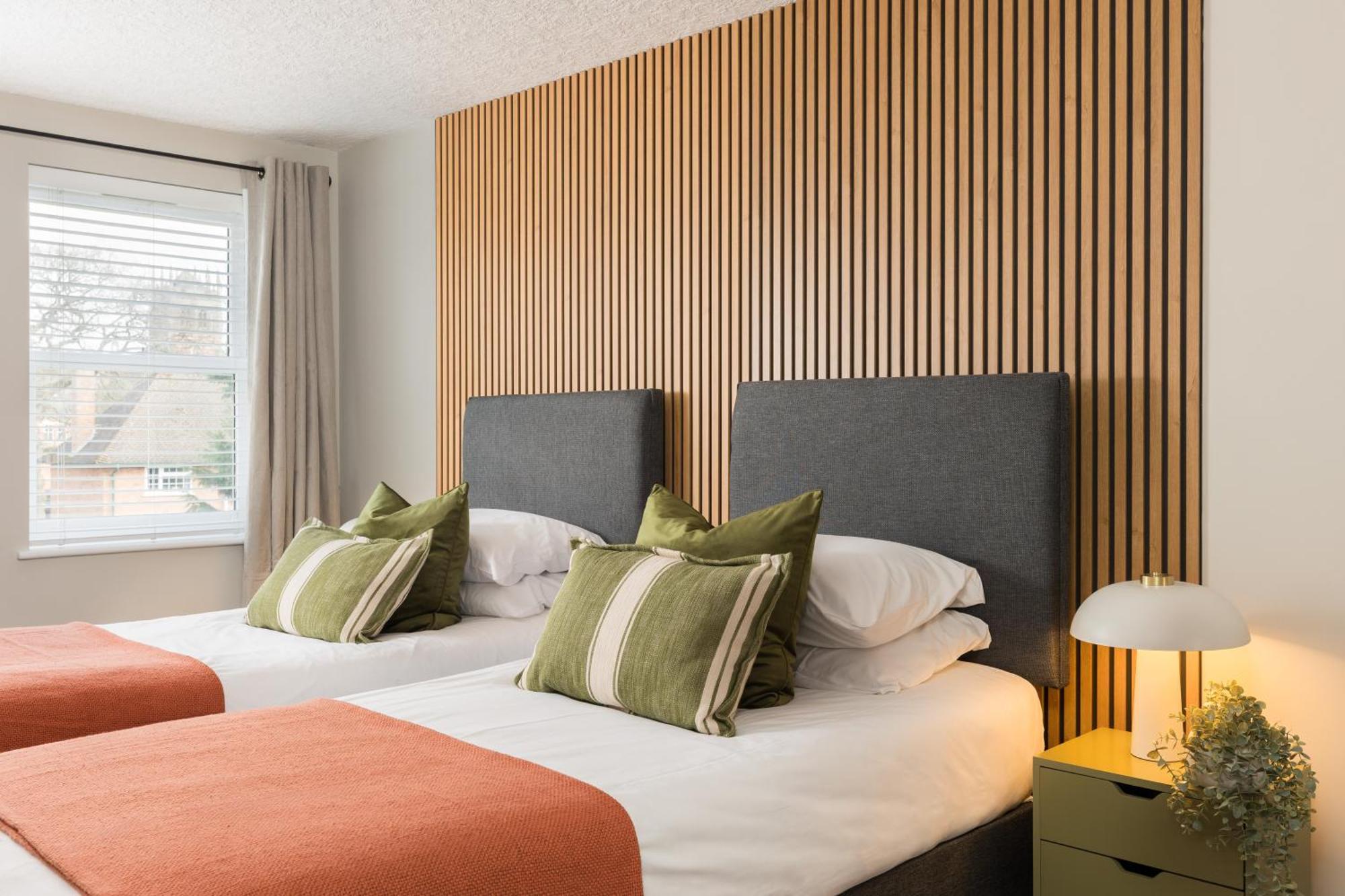 Modern 2-Bedroom Apartments With Free Parking In Leamington Spa Luaran gambar