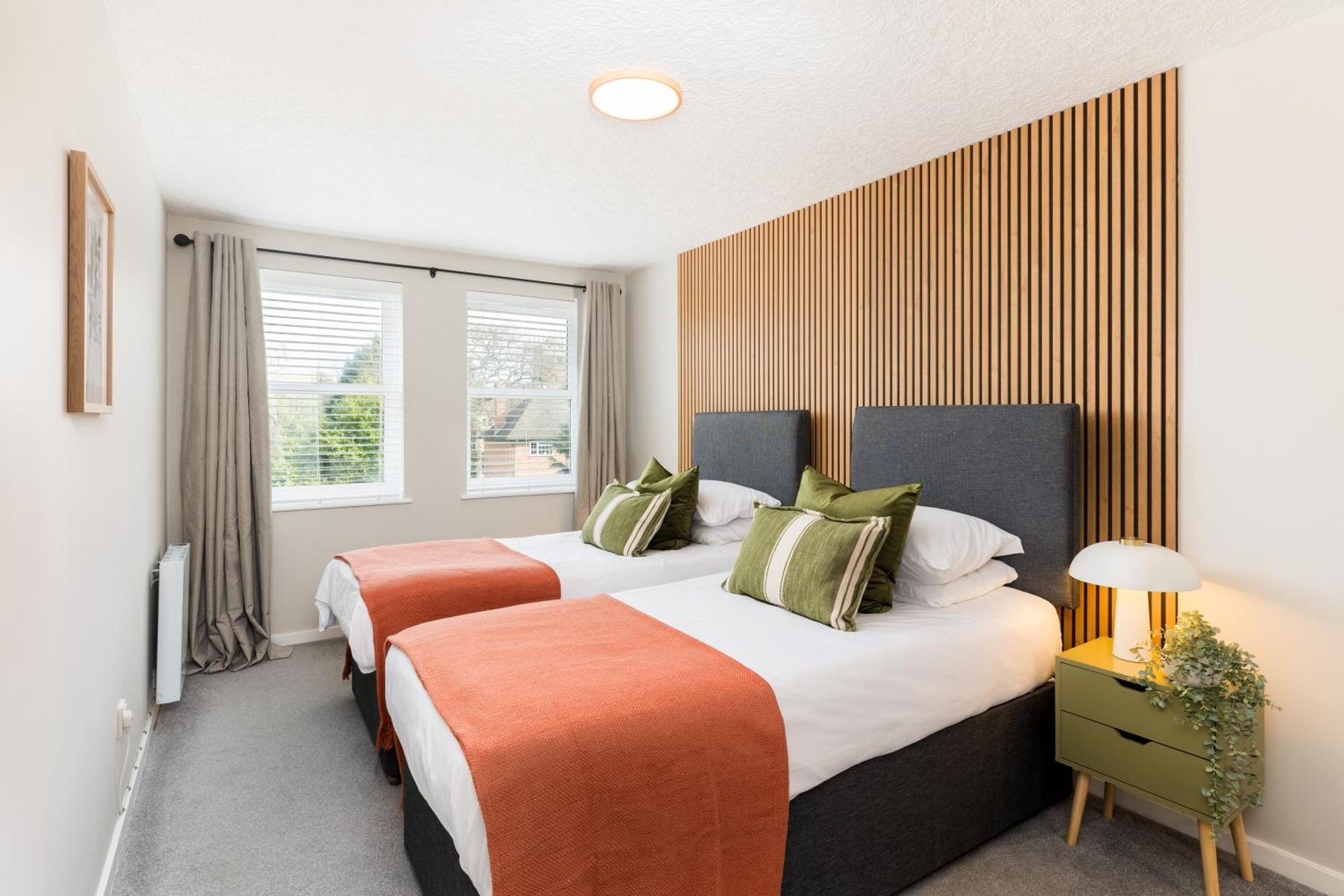 Modern 2-Bedroom Apartments With Free Parking In Leamington Spa Luaran gambar