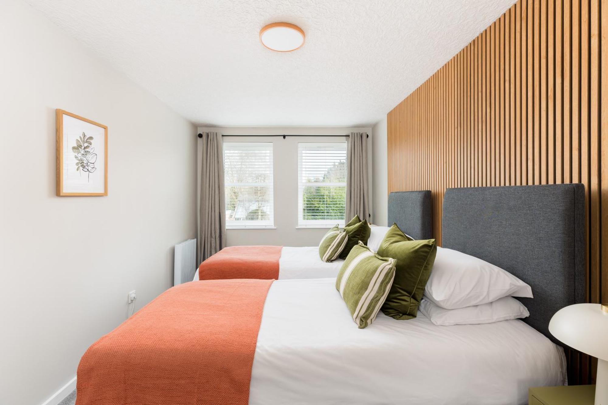 Modern 2-Bedroom Apartments With Free Parking In Leamington Spa Luaran gambar