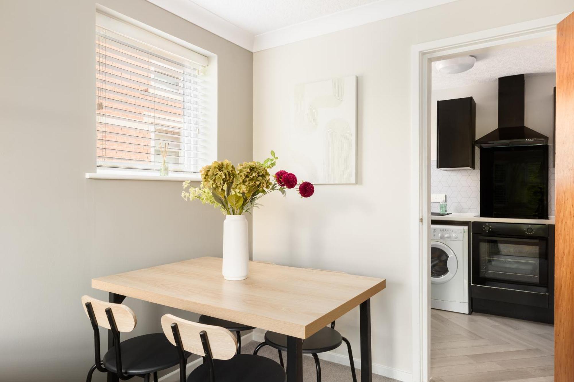Modern 2-Bedroom Apartments With Free Parking In Leamington Spa Luaran gambar