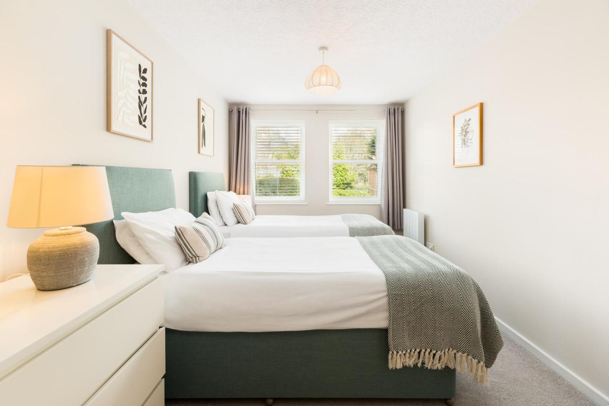 Modern 2-Bedroom Apartments With Free Parking In Leamington Spa Luaran gambar