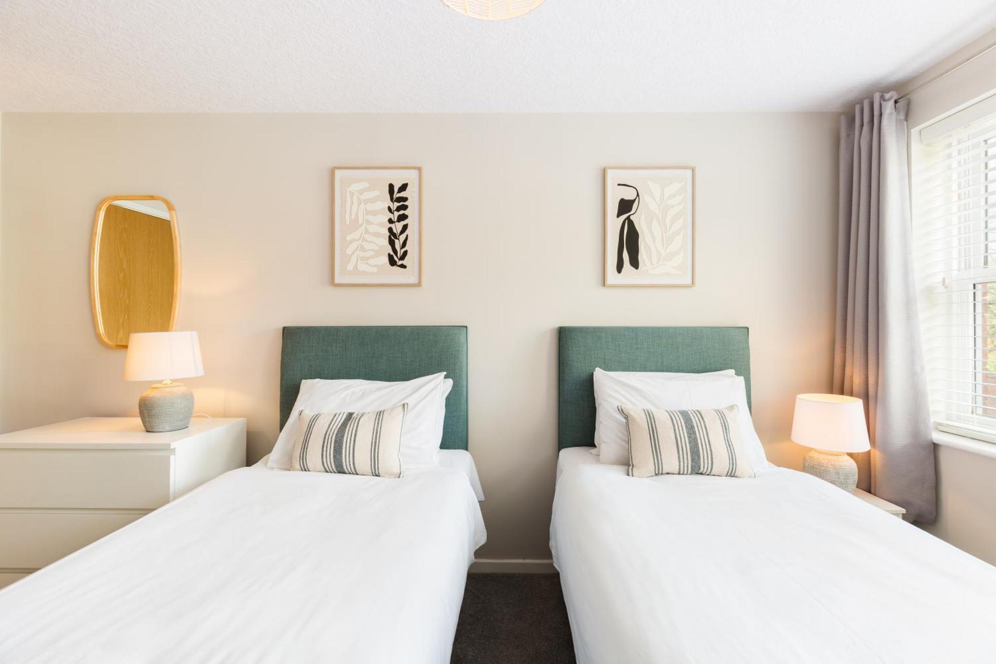 Modern 2-Bedroom Apartments With Free Parking In Leamington Spa Luaran gambar